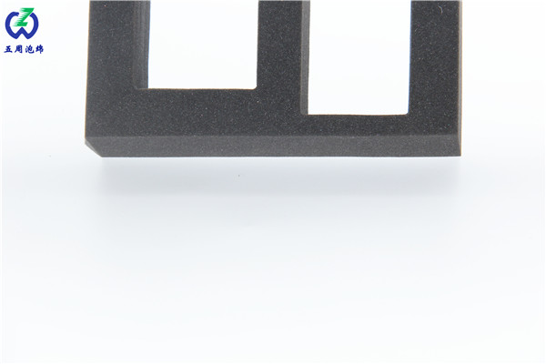 海绵的软硬度与什么有关？