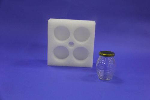 冷链配件EPE内衬：耐低温+防潮的冷链运输防护要点