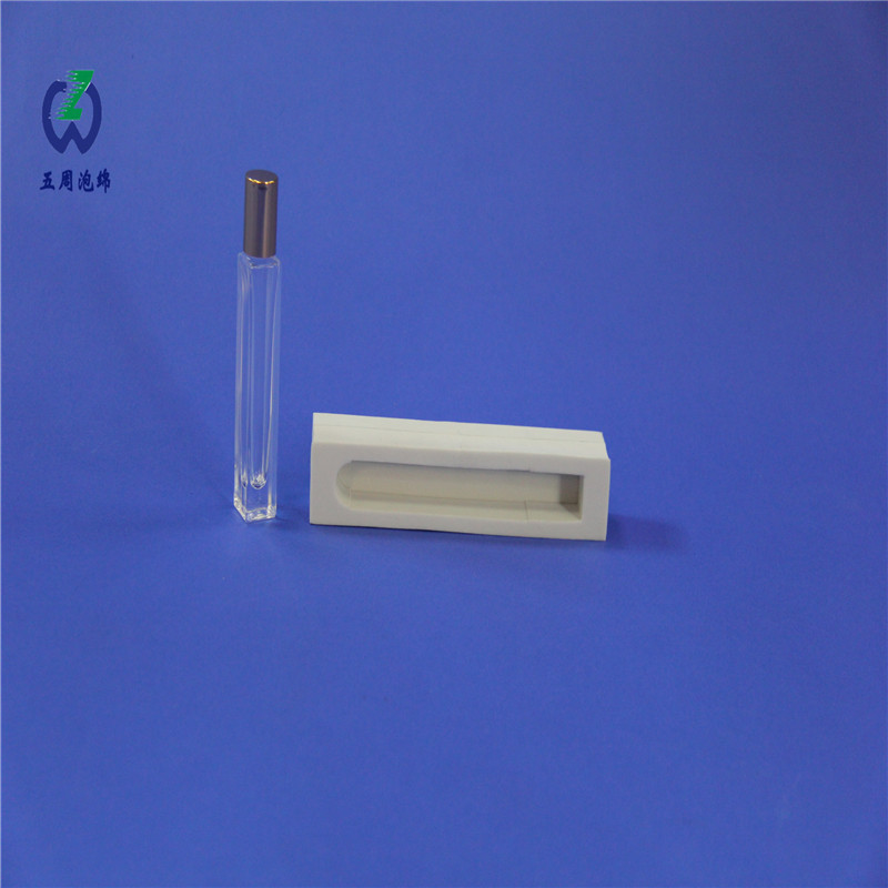 细长香水瓶包装：EVA 泡棉内衬的防碎护瓶与简约适配