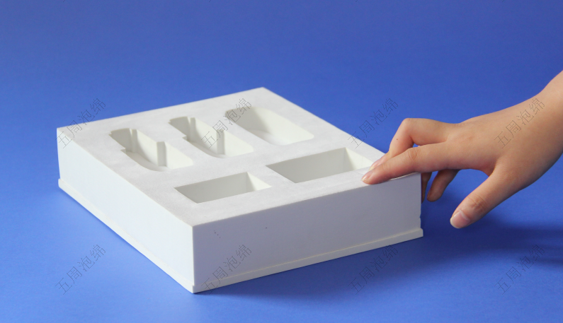 矩阵式珍珠棉托盘：PCB 电路板的防静电周转方案