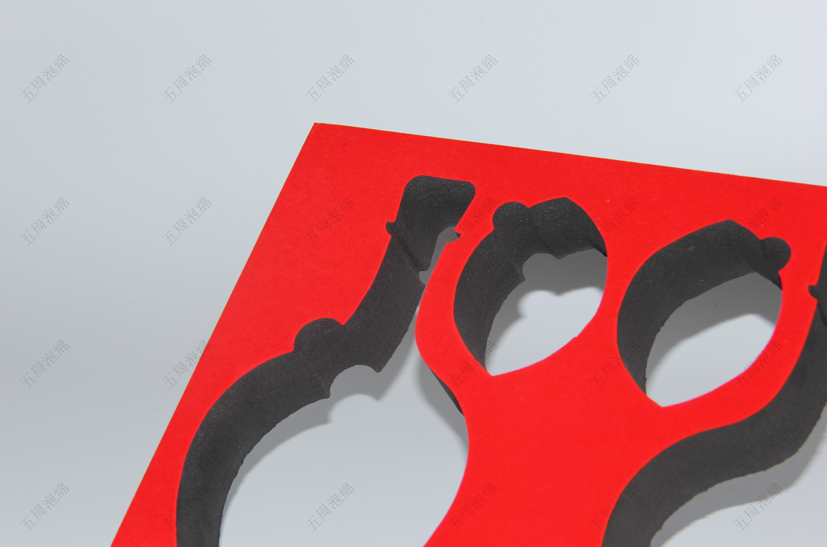 陶瓷瓶套装 EVA 内衬：防碎护形与色彩区分的文创方案