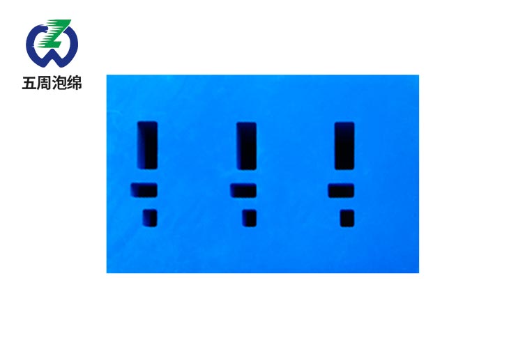 小型电子配件 EVA 内衬：蓝色多槽与层级防护的量产方案