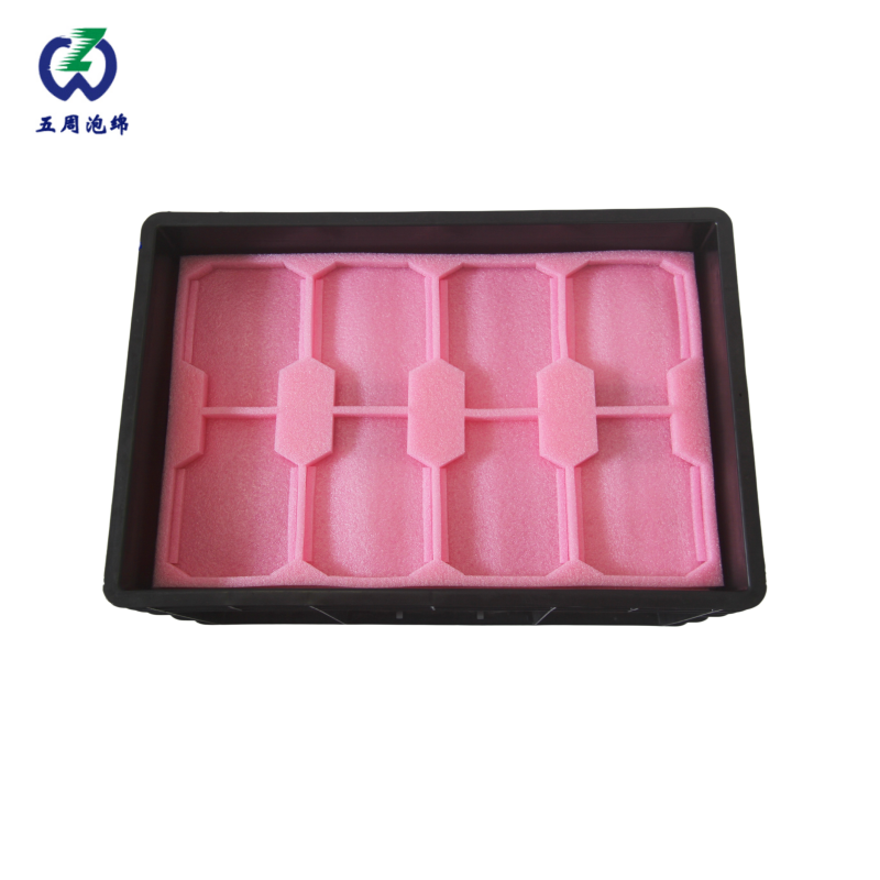 八工位粉色复合珍珠棉托盘：精密组件的周转防护方案