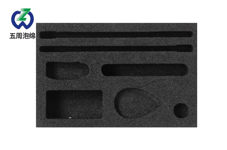 多形态长槽组合海绵内衬：长杆 + 异形工具的一体化防护方案